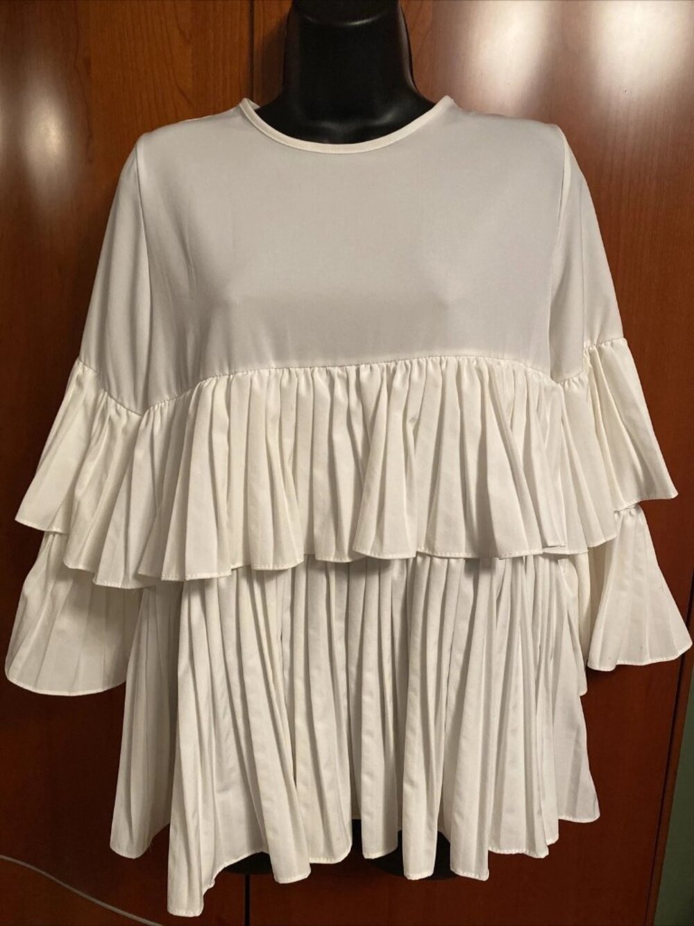 NWT LJVE Made in Italy Pleated White Blouse Sz M